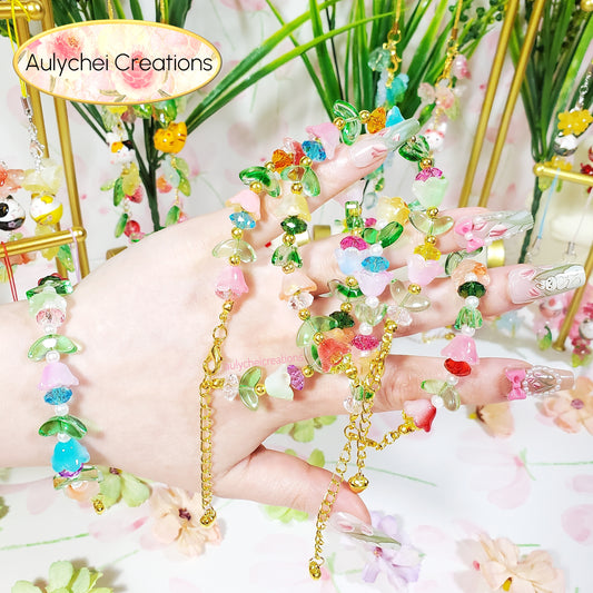 Multi-Color Tulip Lily Flower Glass Beaded Bracelet 01