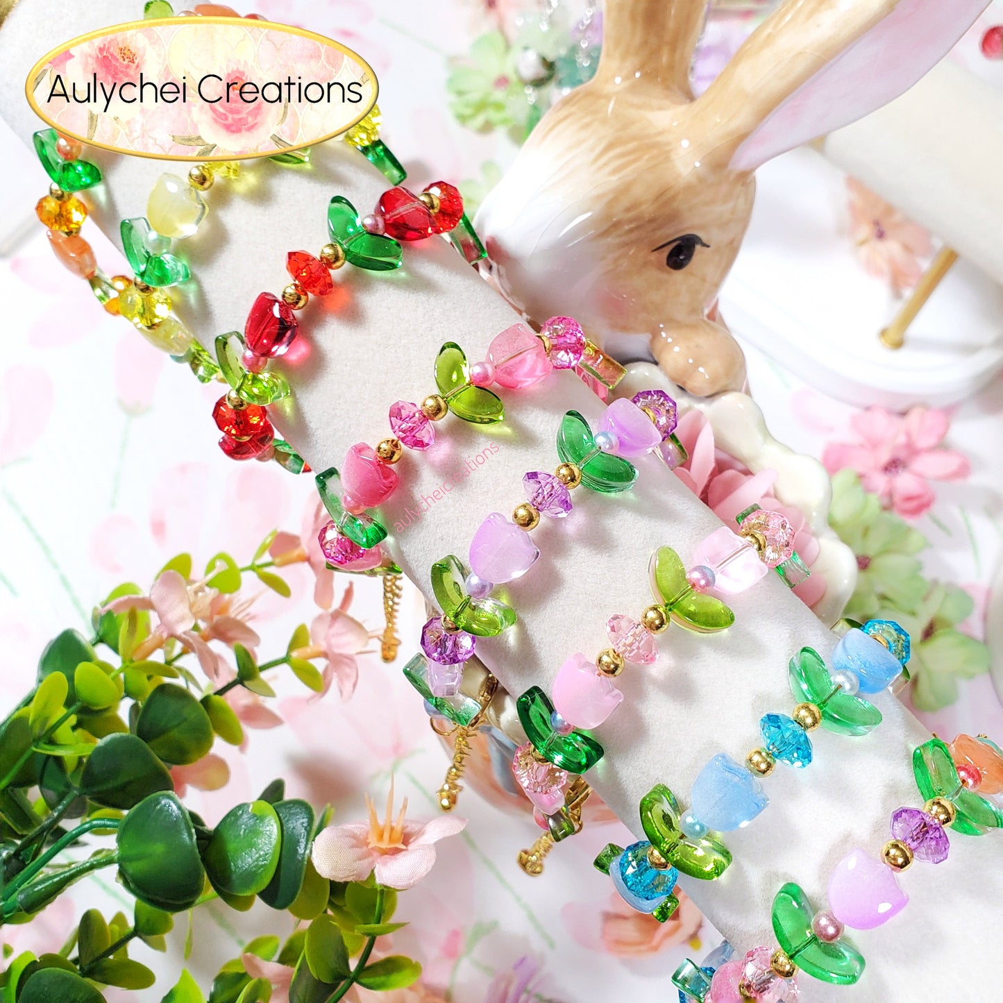 Magenta Tulip Flower Glass Beaded Bracelet