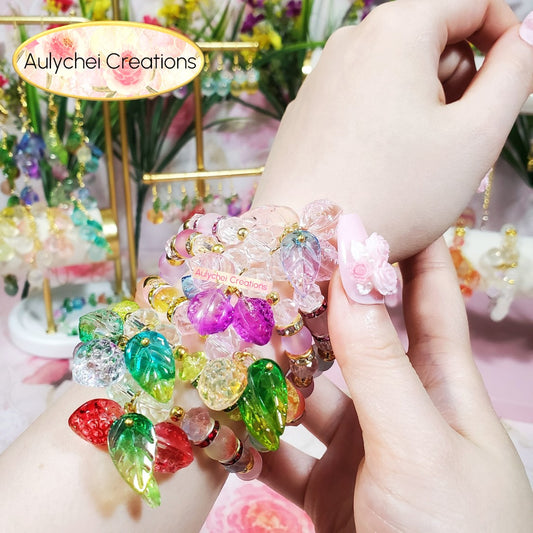 Green Strawberry Glass Bead Bracelet