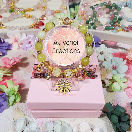 Yellow Jade Gemstone Bracelet with 18K Daisy Enamel Charm