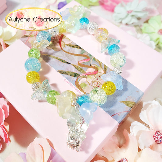 Green Lily Butterfly Crackle Glass Beaded Bracelet