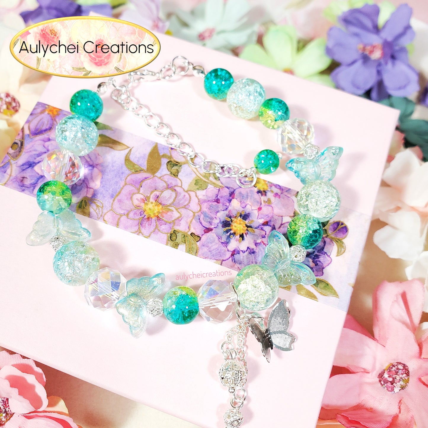 Green Butterfly Crackle Glass Beaded Clasp Bracelet