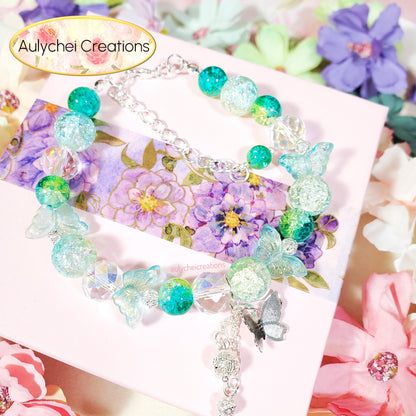 Green Butterfly Crackle Glass Beaded Clasp Bracelet