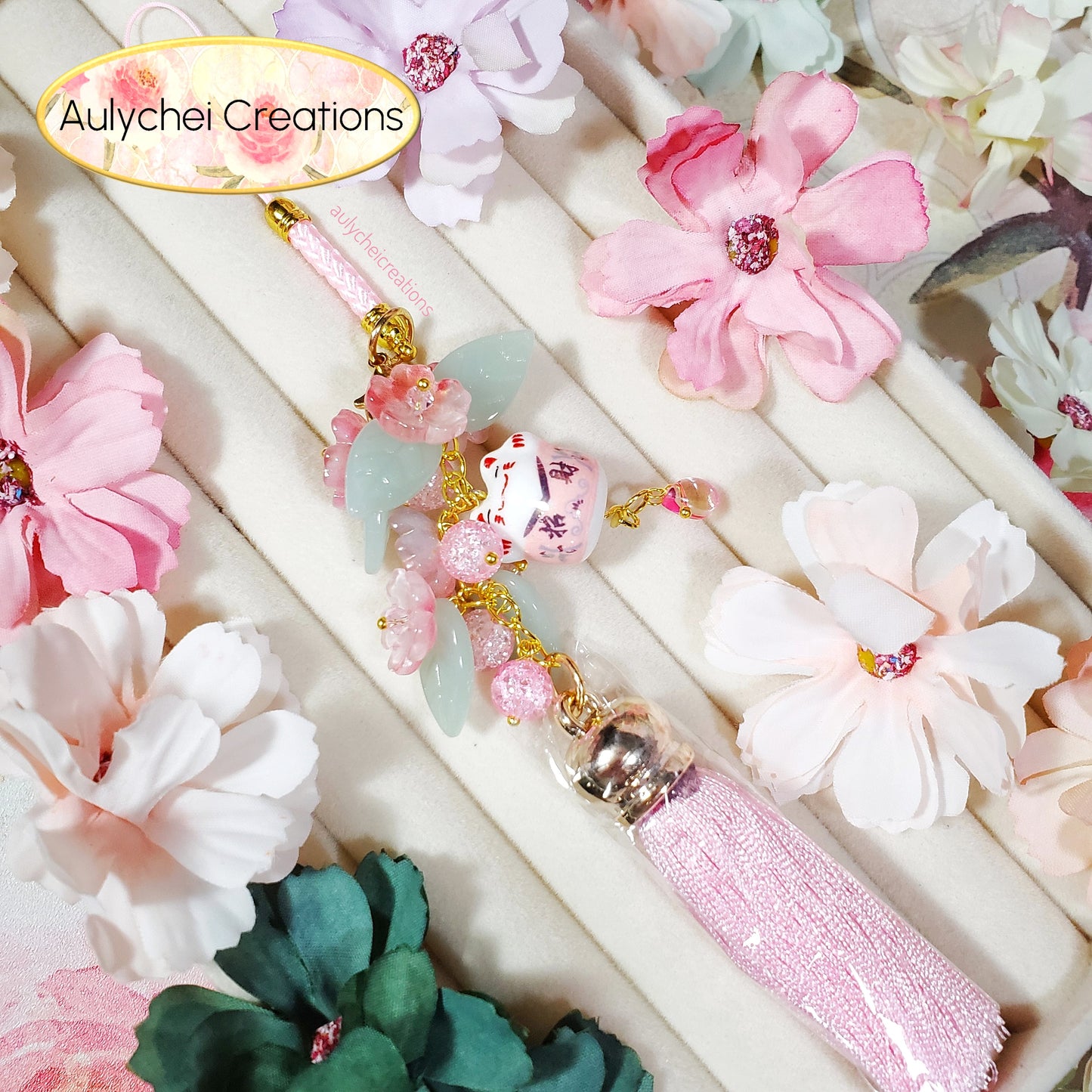 Light Pink Cat Glass Flower Bead Tassel Lanyard