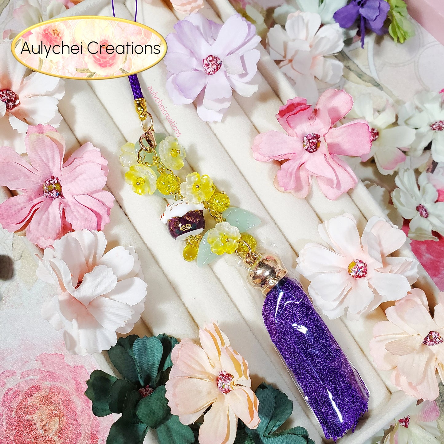 Yellow Cat Glass Flower Bead Tassel Lanyard