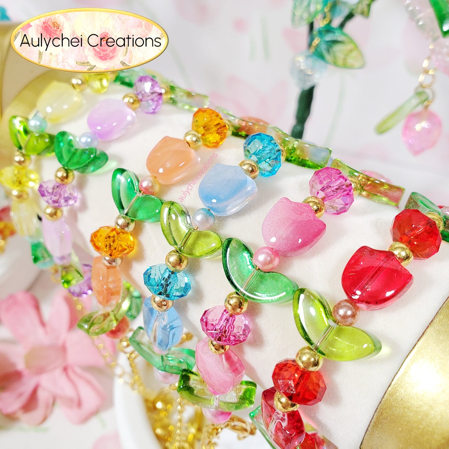 Red Tulip Flower Glass Beaded Bracelet