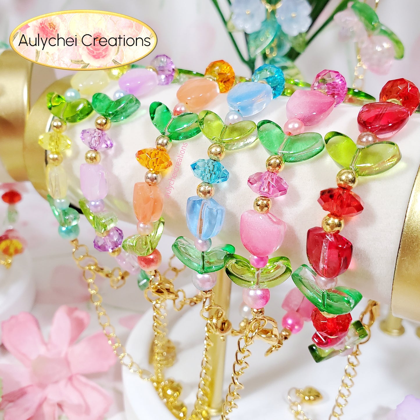 Red Tulip Flower Glass Beaded Bracelet