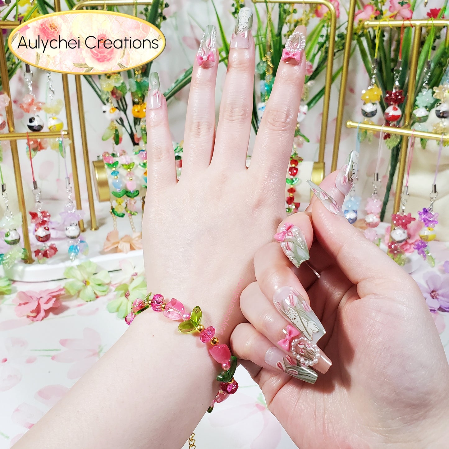Red Tulip Flower Glass Beaded Bracelet