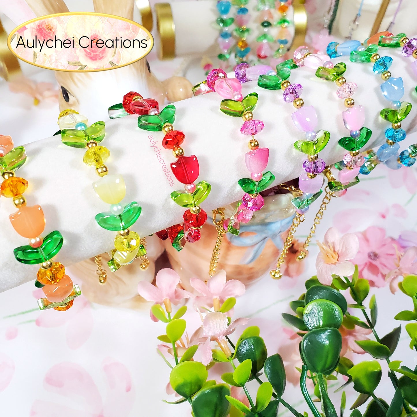 Red Tulip Flower Glass Beaded Bracelet