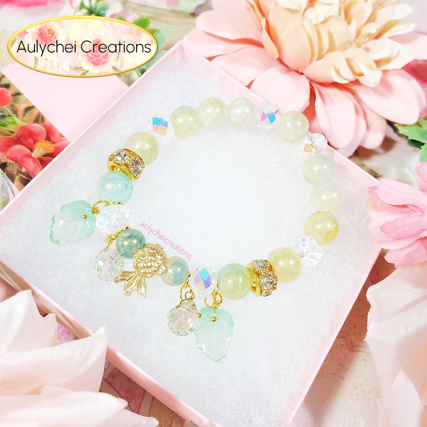 Green Glass Beaded Goldfish Charm Bracelet