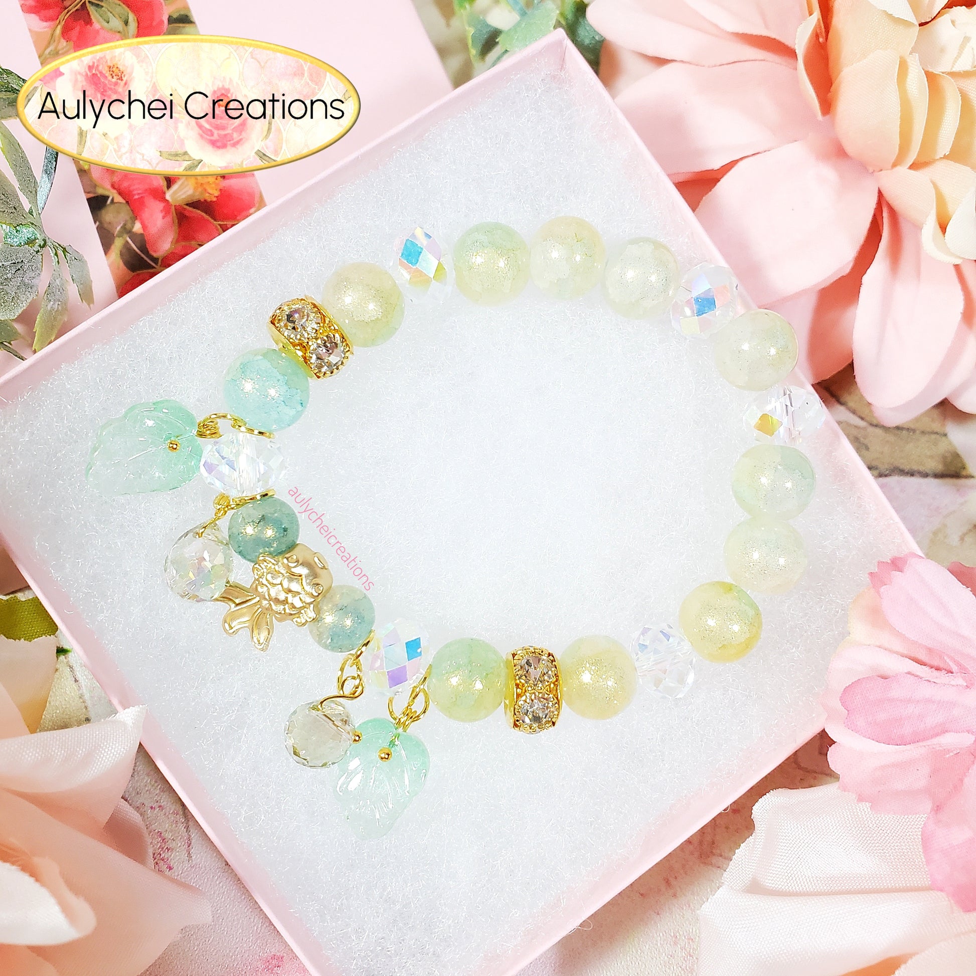 Green Glass Beaded Goldfish Charm Bracelet