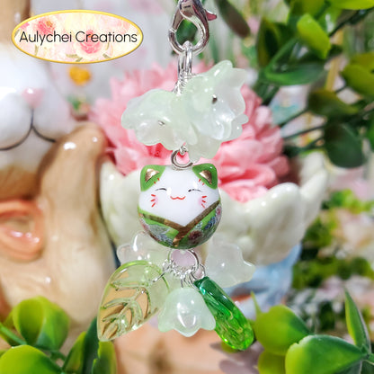 Green Lily Cat Glass Bead Flower Keychain Lanyard for Sale