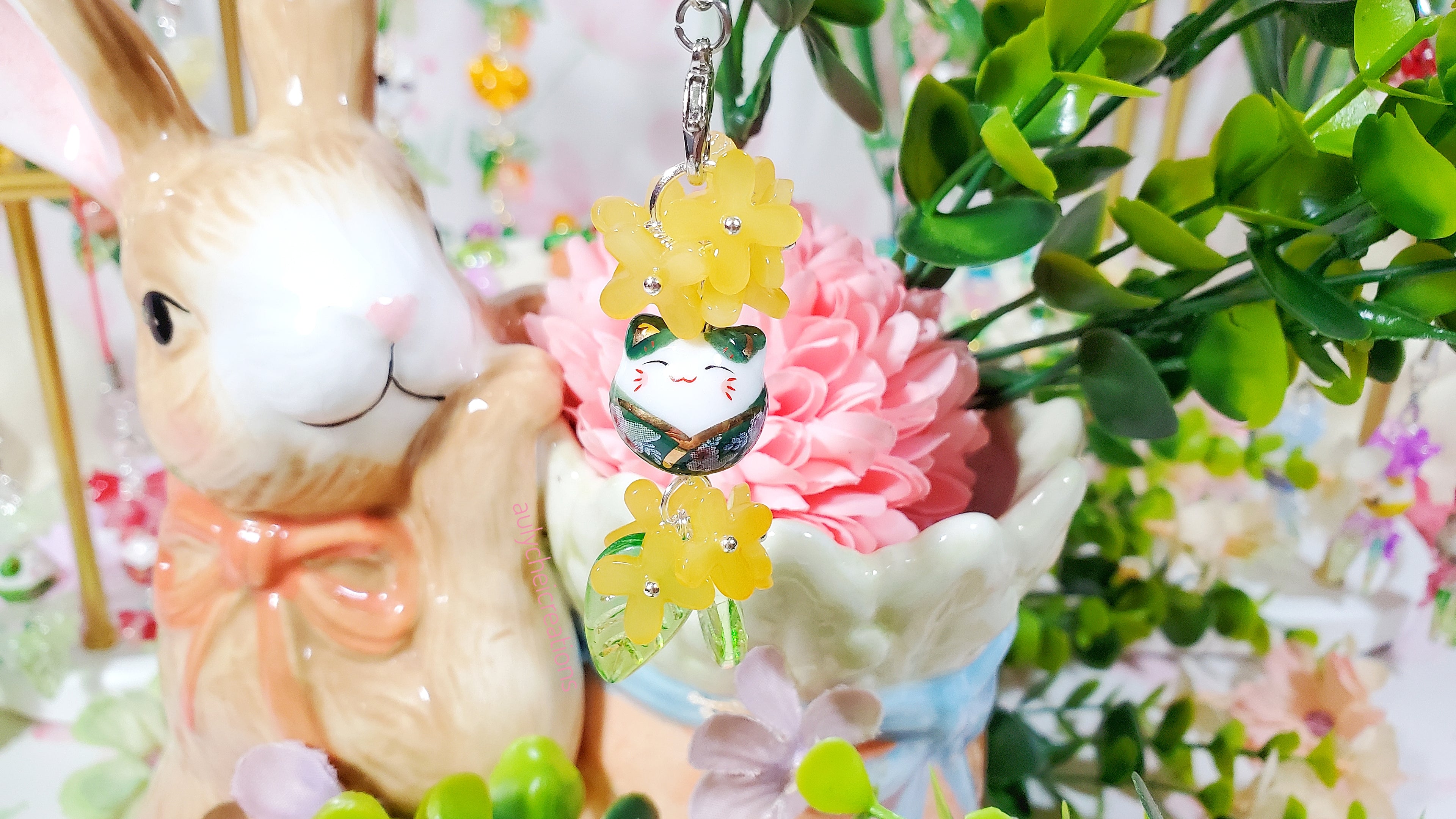 Osmanthus Cat Glass Flower Bead Keychains for Sale