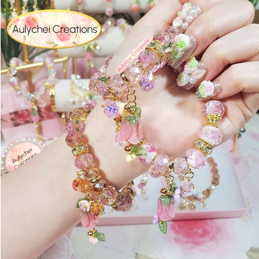 Gold Resin Tulip Lampwork Clasp Bead Bracelet