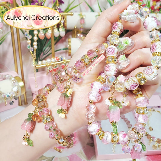 Resin Tulip Lampwork Beaded Bracelet - White Ver. 01