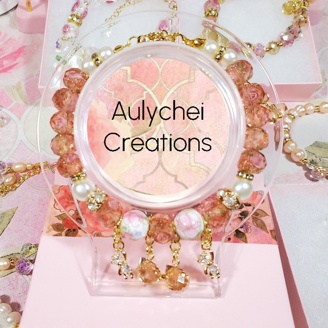 Light Pink Flower Glass Bead Bear Bracelet