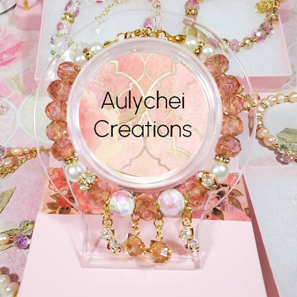 Light Pink Flower Glass Bead Bear Bracelet