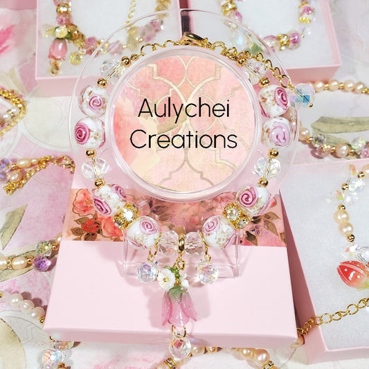 White Resin Tulip Lampwork Clasp Bead Bracelet 01